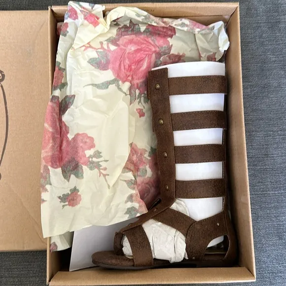 Brand New Joyfolie gladiator sandals