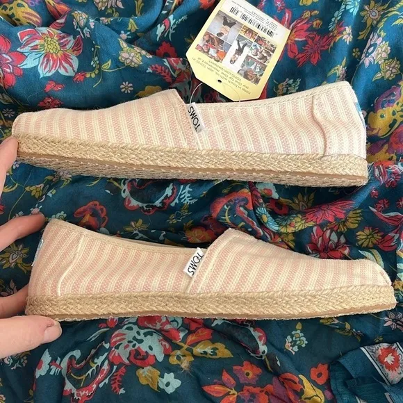 Brand New Toms Blossom Woven Stripe Rope Sole Slip On Flats Spring Pink Canvas