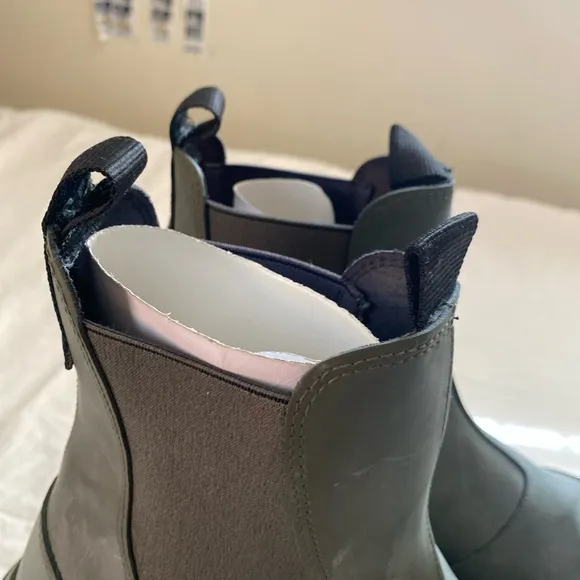 BRAND NEW (w/Box &amp; Dust Bag) GANNI Rubber Boots - Size 10 - Style S1526