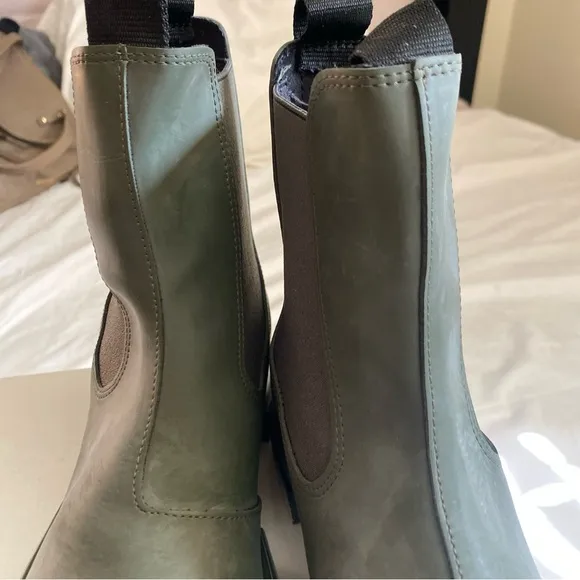 BRAND NEW (w/Box &amp; Dust Bag) GANNI Rubber Boots - Size 10 - Style S1526