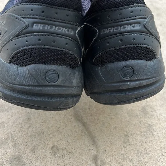 Brooks Addiction 9 Black Walking Sneakers Men's Size 13