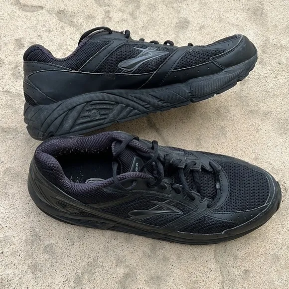 Brooks Addiction 9 Black Walking Sneakers Men's Size 13