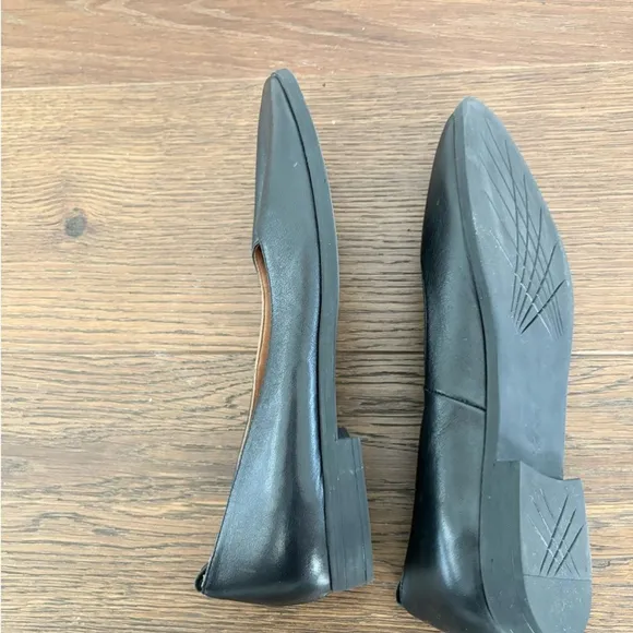 Bueno Leather Round Toe Ballet Flats