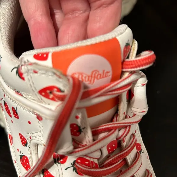 Buffalo London Strawberry Chunky Platform Sneakers Size 7.5