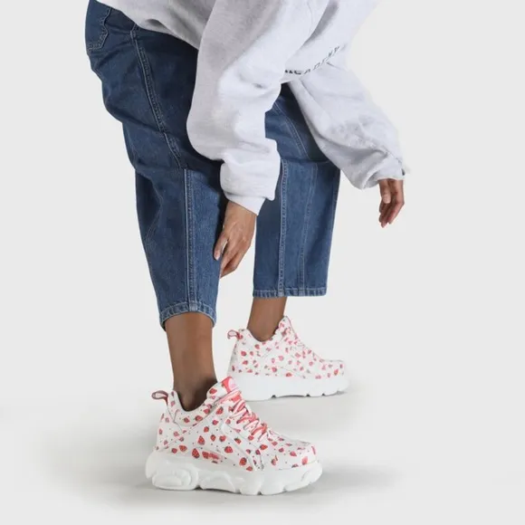 Buffalo London Strawberry Chunky Platform Sneakers Size 7.5