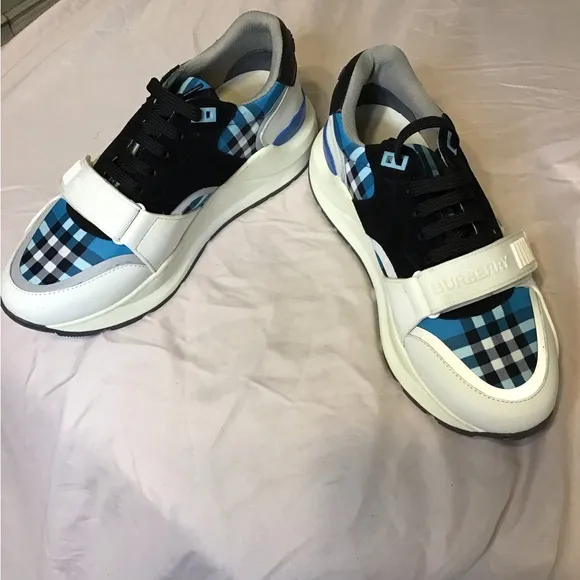 Burberry Ramsey low sneakers