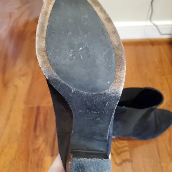 Burberry‎ suede leather heeled chelsea boots