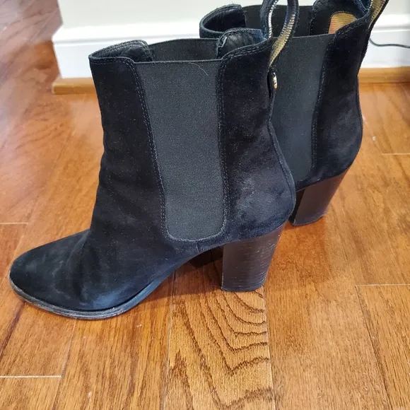 Burberry‎ suede leather heeled chelsea boots