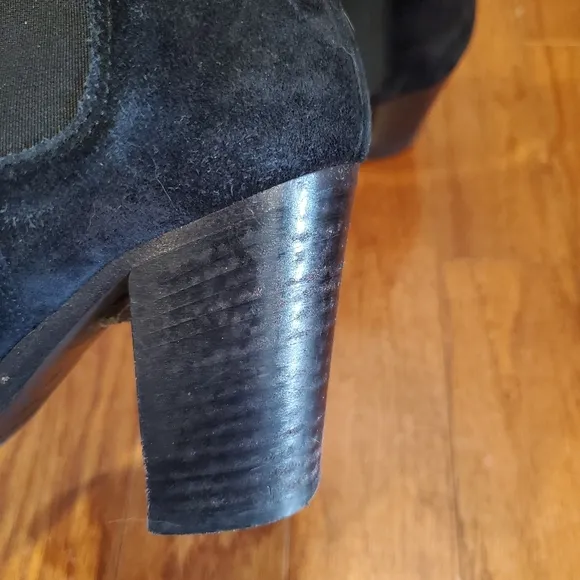 Burberry‎ suede leather heeled chelsea boots