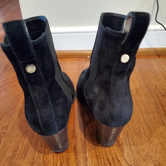 Burberry‎ suede leather heeled chelsea boots
