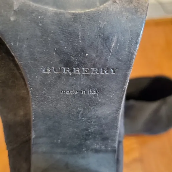 Burberry‎ suede leather heeled chelsea boots