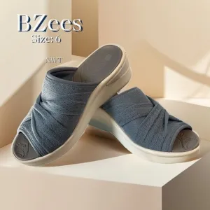BZees NWT Smile More Slip On Wedge Sandals