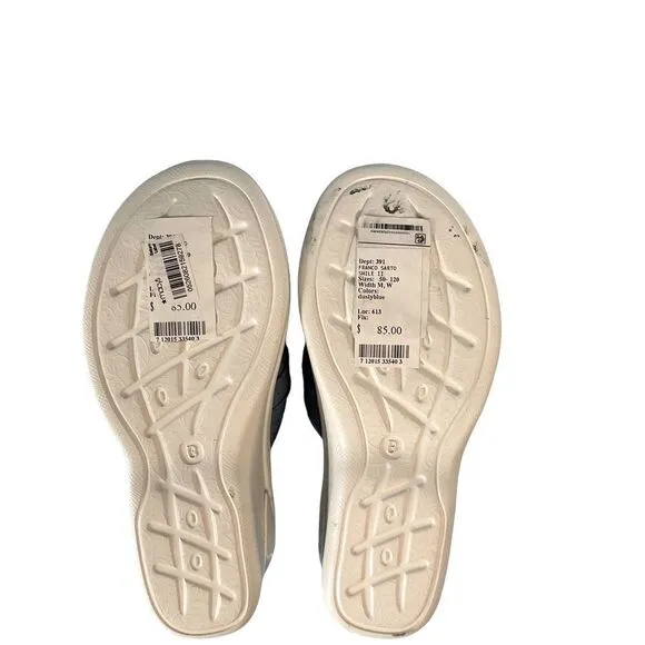 BZees NWT Smile More Slip On Wedge Sandals