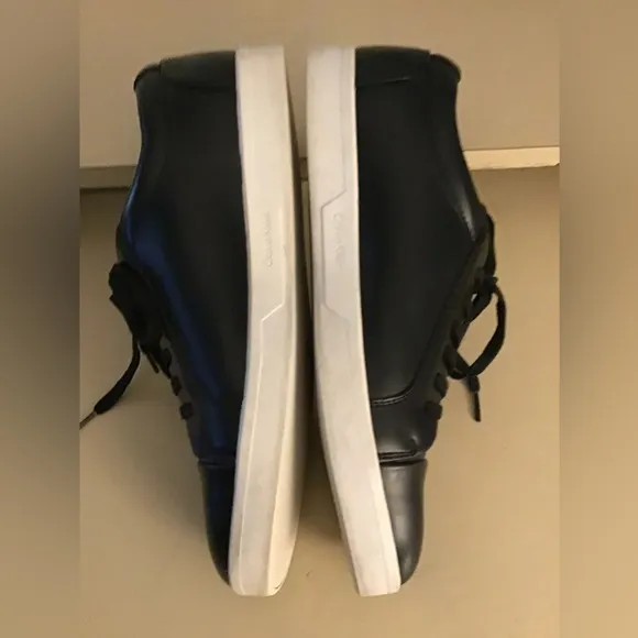 Calvin Klein mens black leather sneakers US 9.5
