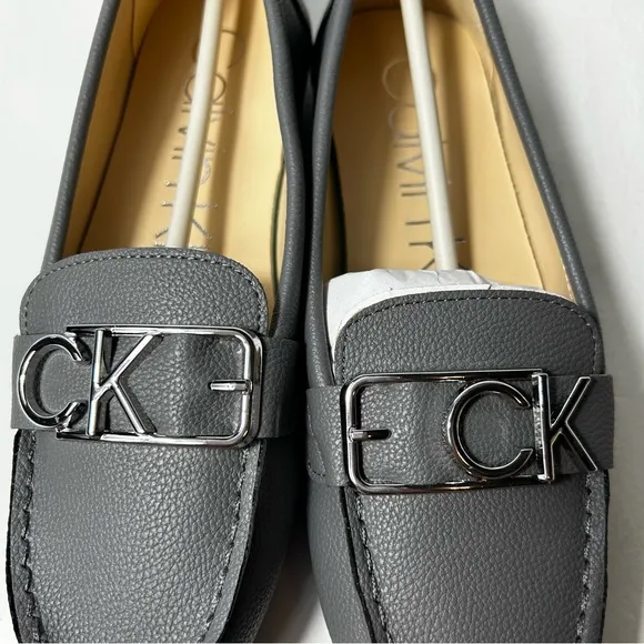 Calvin Klein - Women's Logan Gray Flats - Size 6 M
