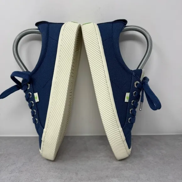 Cariuma OCA Canvas Low Top Womens 7 Shadow Blue Skate Shoes Sneakers