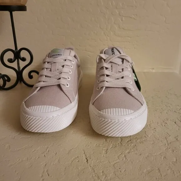 Cariuma x Pantone Sneakers OCA Low Top Beige Canvas Casual UNISEX Sz 6.5 NWT