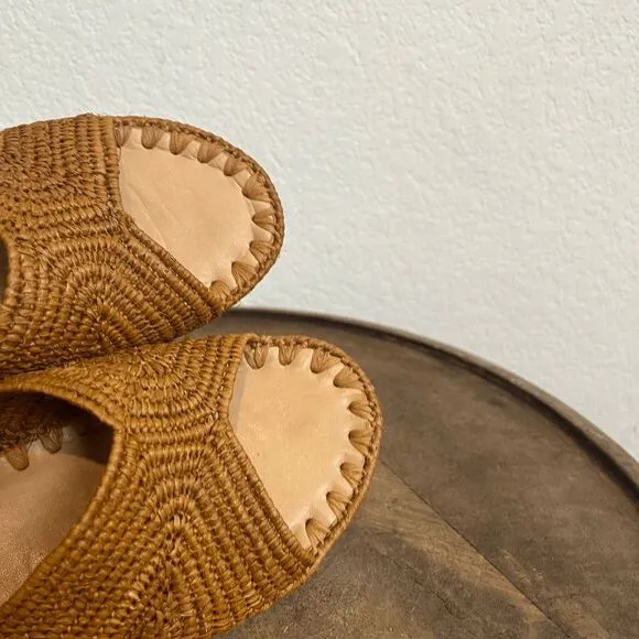 Carrie Forbes Brown Salon Raffia Flat Slide Slip-On Sandals Women's Size 36 US 6
