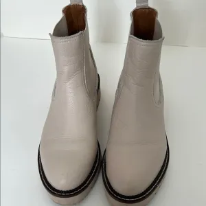 Caslon Miller Leather Chelsea Water Resistant Boots