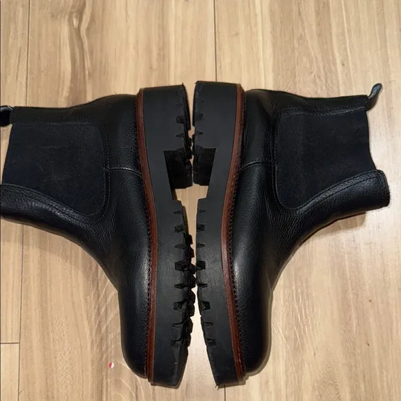 Caslon Miller Water Resistant Chelsea Boot  SIZE 7.5