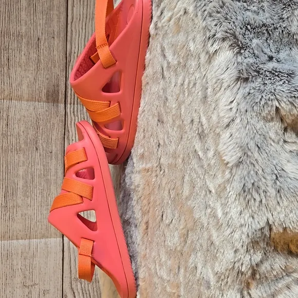 Chaco Pink Sandals, Girls Size 5, Great Condition