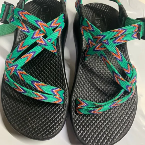 Chaco Sandals Girls Size 1 beautiful colors in great condition. See Pics!