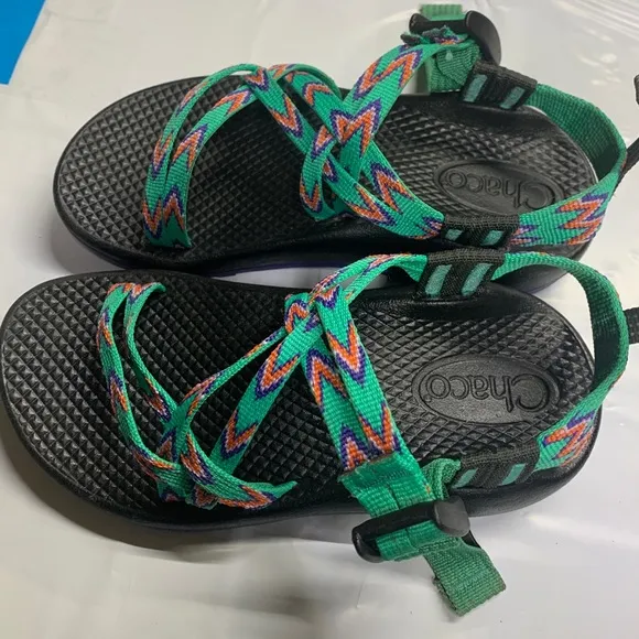 Chaco Sandals Girls Size 1 beautiful colors in great condition. See Pics!
