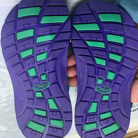 Chaco Sandals Girls Size 1 beautiful colors in great condition. See Pics!