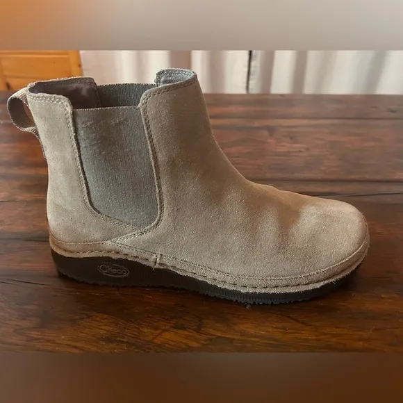 Chaco Women Paonia Chelsea Suede Boots