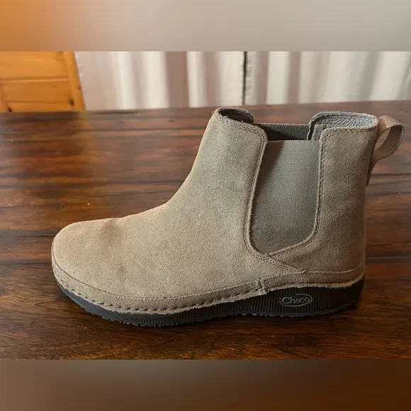 Chaco Women Paonia Chelsea Suede Boots