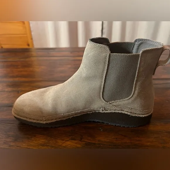 Chaco Women Paonia Chelsea Suede Boots