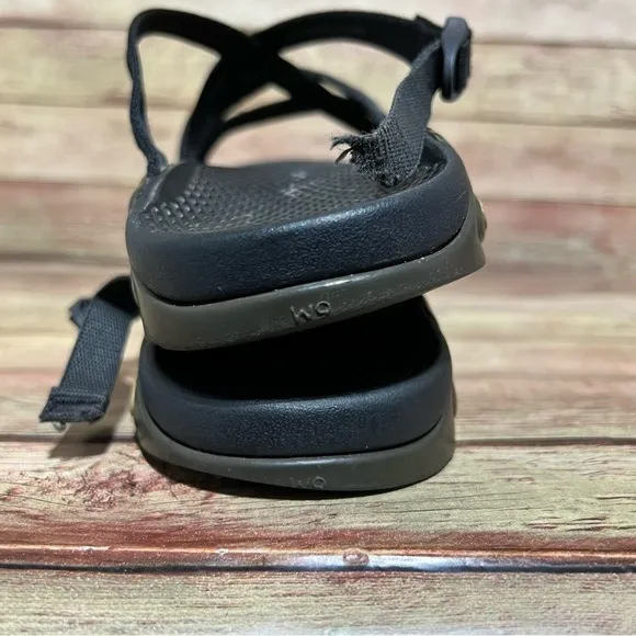 Chaco Zong Black Strap Sandals