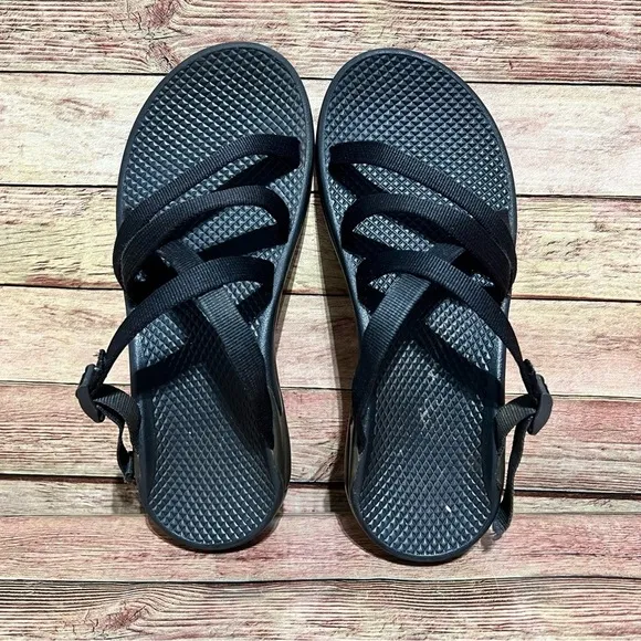 Chaco Zong Black Strap Sandals