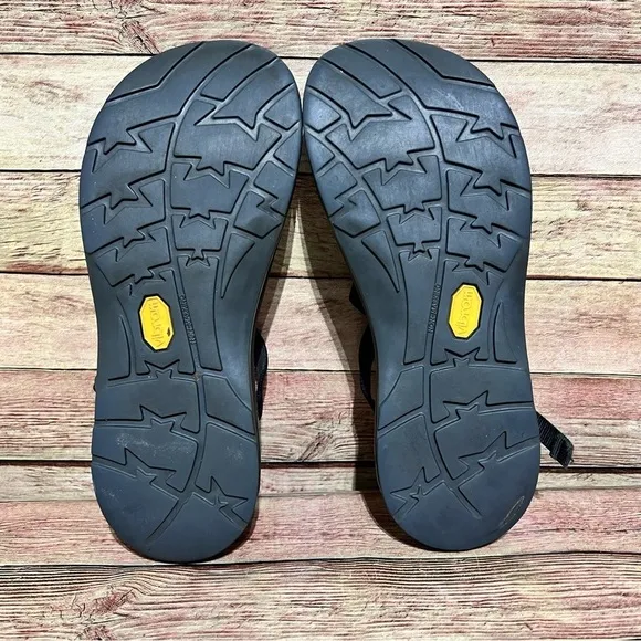 Chaco Zong Black Strap Sandals