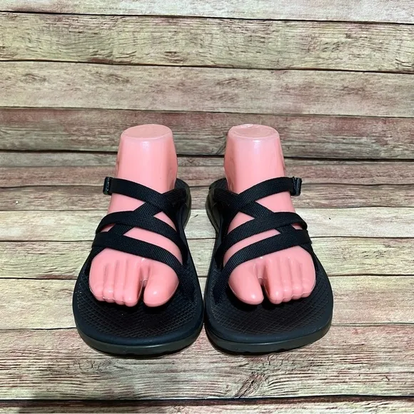 Chaco Zong Black Strap Sandals