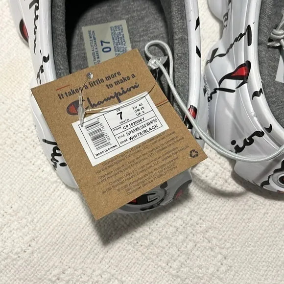 CHAMPION SUPER MELLOW WARPED SANDALS SLIP ON white youth kids NWT‎