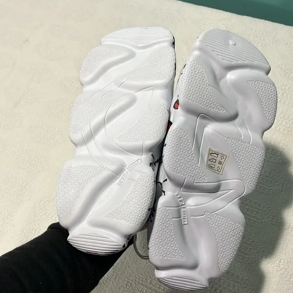 CHAMPION SUPER MELLOW WARPED SANDALS SLIP ON white youth kids NWT‎