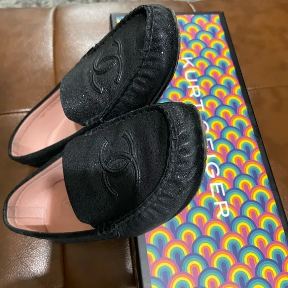CHANEL Black Flats with Iconic CC Logo
