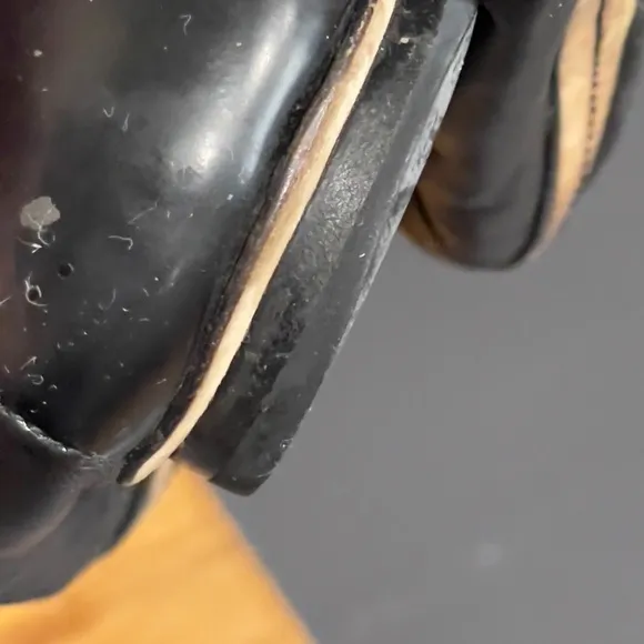 CHANEL Black Leather Ballet Flats 41