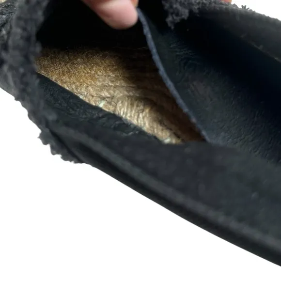 Chanel Canvas Espadrilles Size 39 in Black/Beige