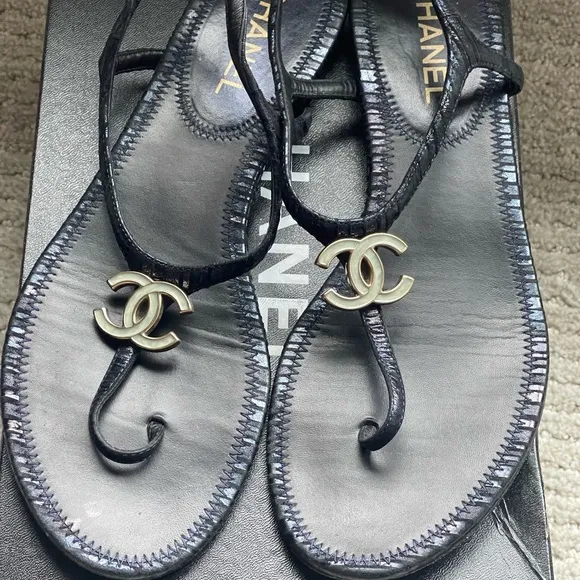 CHANEL CC Logo Black ThongAnkle Strap Sandals   Size 40