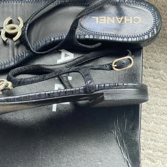 CHANEL CC Logo Black ThongAnkle Strap Sandals   Size 40