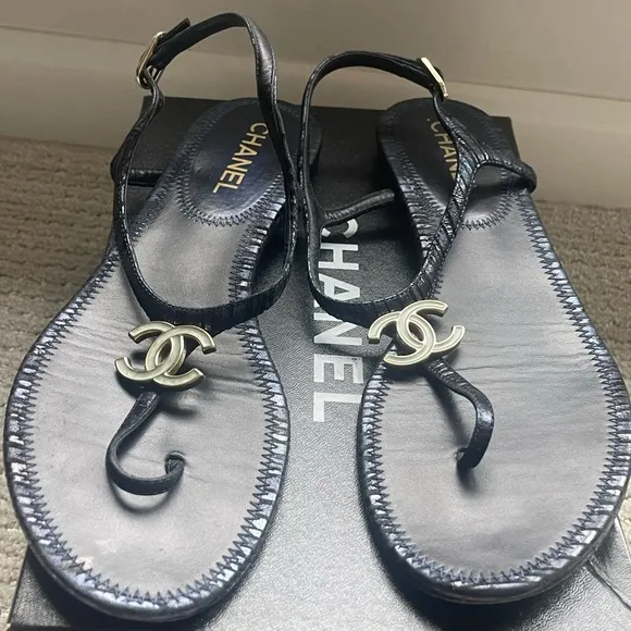CHANEL CC Logo Black ThongAnkle Strap Sandals   Size 40