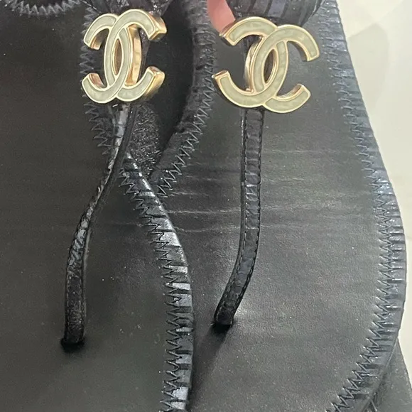 CHANEL CC Logo Black ThongAnkle Strap Sandals   Size 40