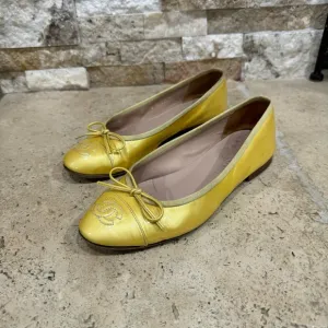 CHANEL CC Logo Yellow Patent Leather Ballet Flats Women's Size 36 US Size 6