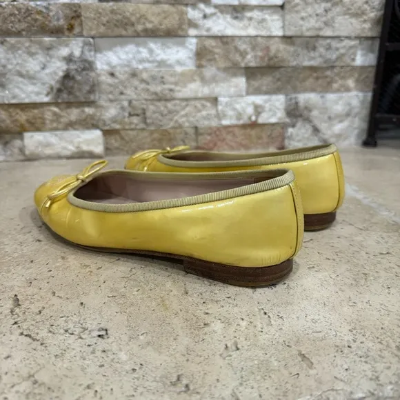 CHANEL CC Logo Yellow Patent Leather Ballet Flats Women's Size 36 US Size 6