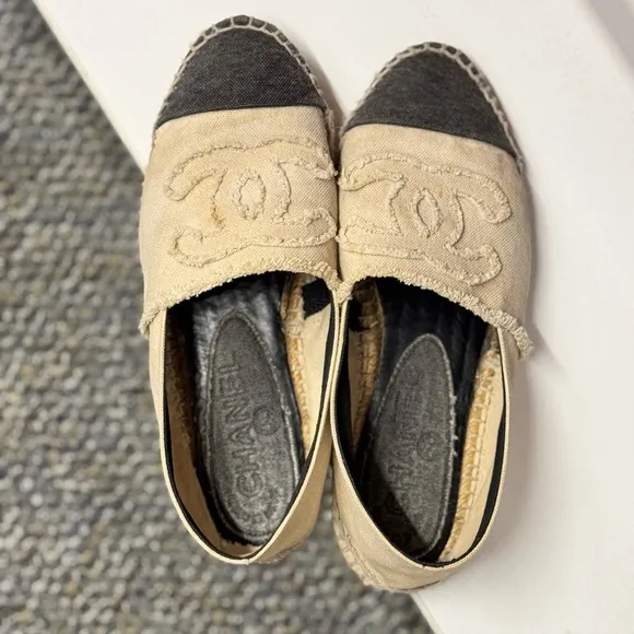 CHANEL Interlocking CC Canvas Cloth Espadrilles