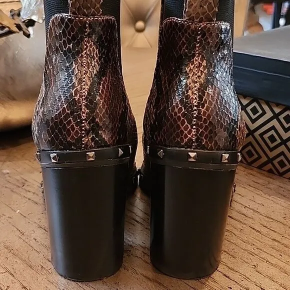Charles David chelsea snakeskin boots size 7 New only worn one time with box