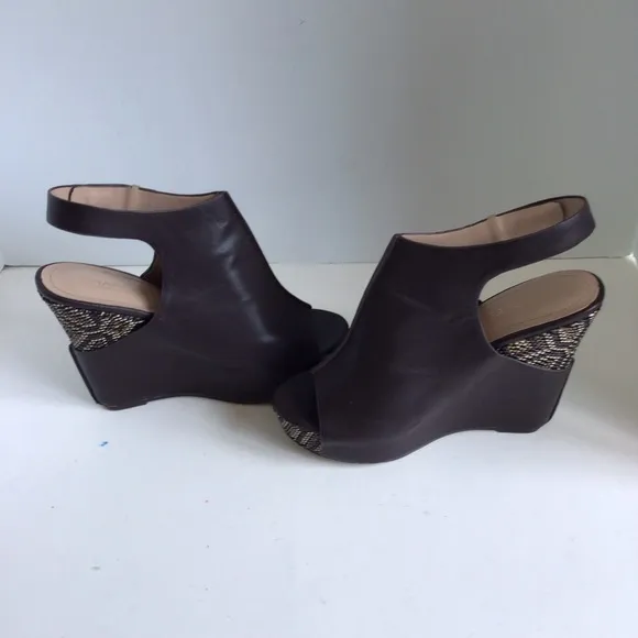 Charles David Womens Ames Sandals. Size 8