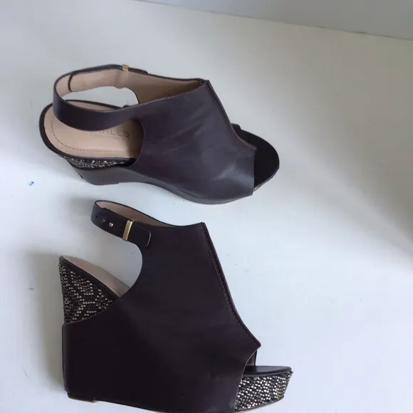 Charles David Womens Ames Sandals. Size 8